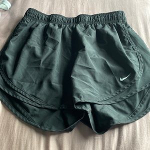 size small black nike athletic shorts